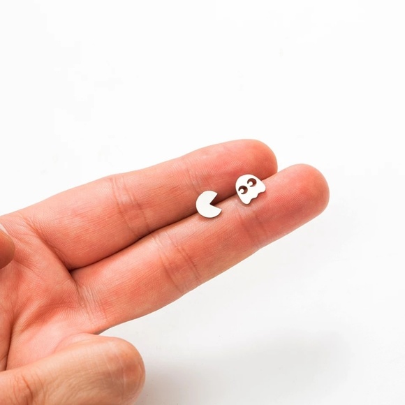 Stainless steel Pac man studs - Picture 2 of 3